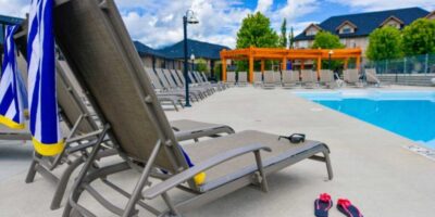 cropped-resort-pool-chairs.jpg
